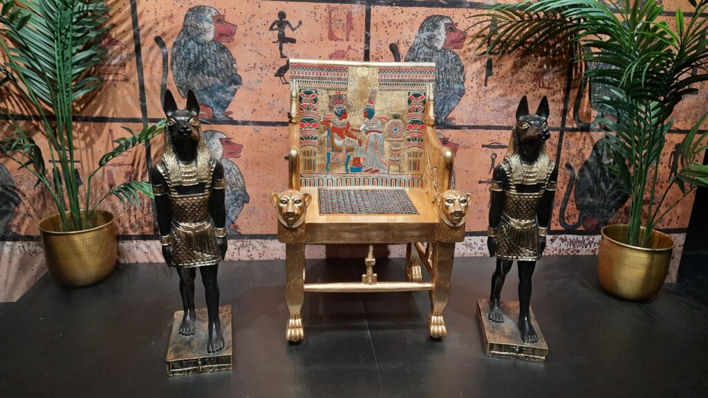 Tutanchamun – Das immersive Ausstellungserlebnis Thron